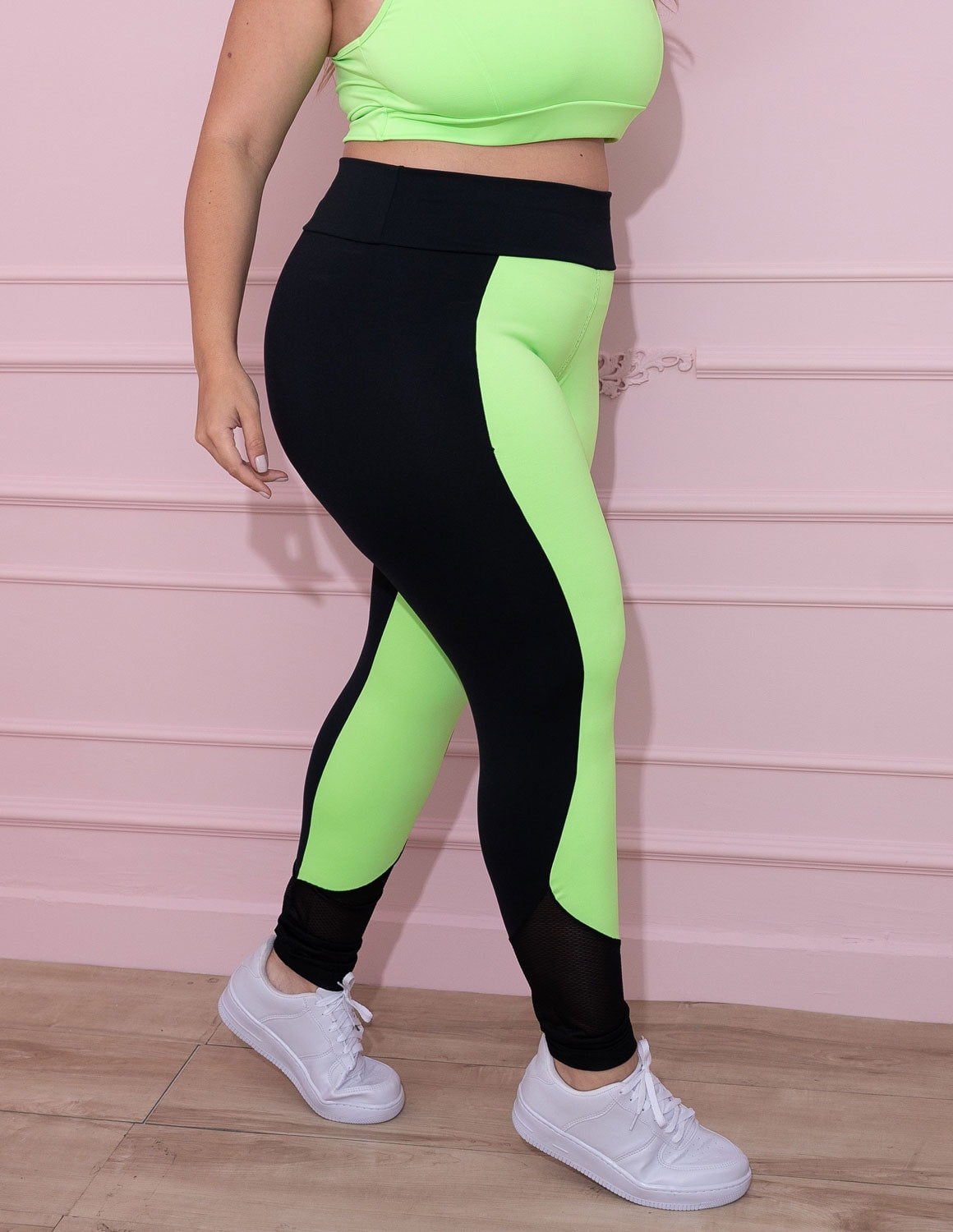 Calça Legging Plus Size Verde Neon e Preta com Tela | Fitmoda