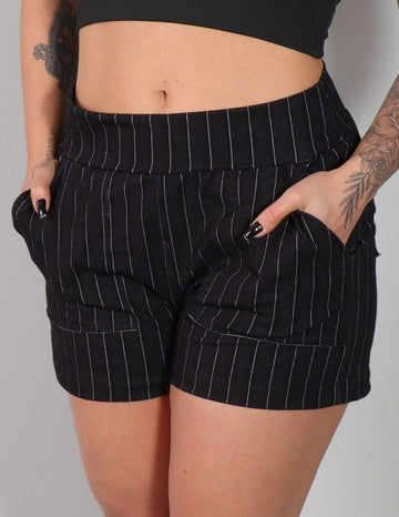 Short Feminino Estilo Alfaiataria com Risca de Giz e Bolsos | Ref: 3.3.2528-3147