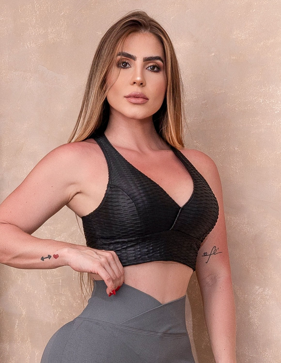 Cropped em Cirrê 3D Preto com Bojo Removível | Ref: 3.3.2559-01