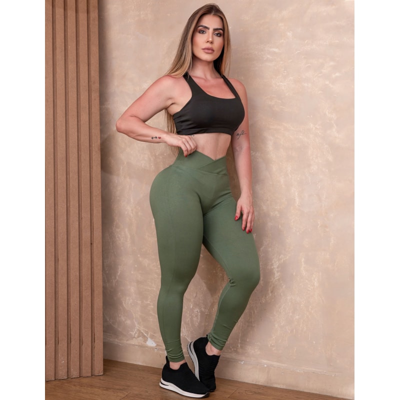 Top Fitness Feminino com Bojo e Alças Cruzadas | Ref: 4.4.1590-01
