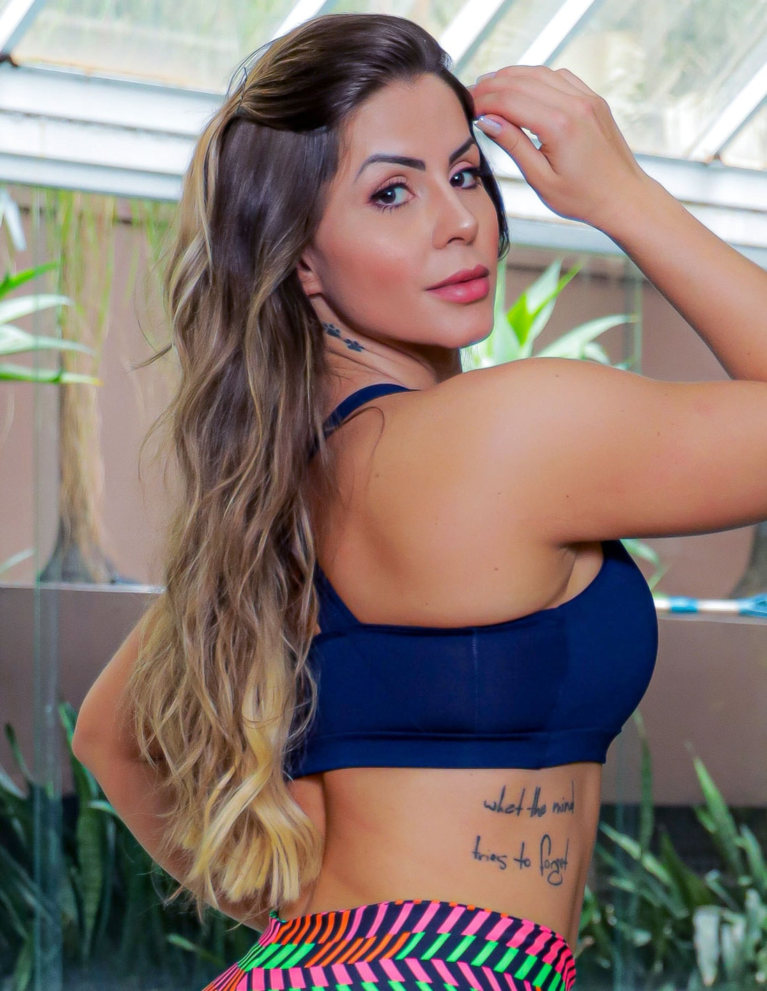Top Fitness Azul Marinho com Bojo e Alças Cruzadas | Ref: 4.4.1590-18