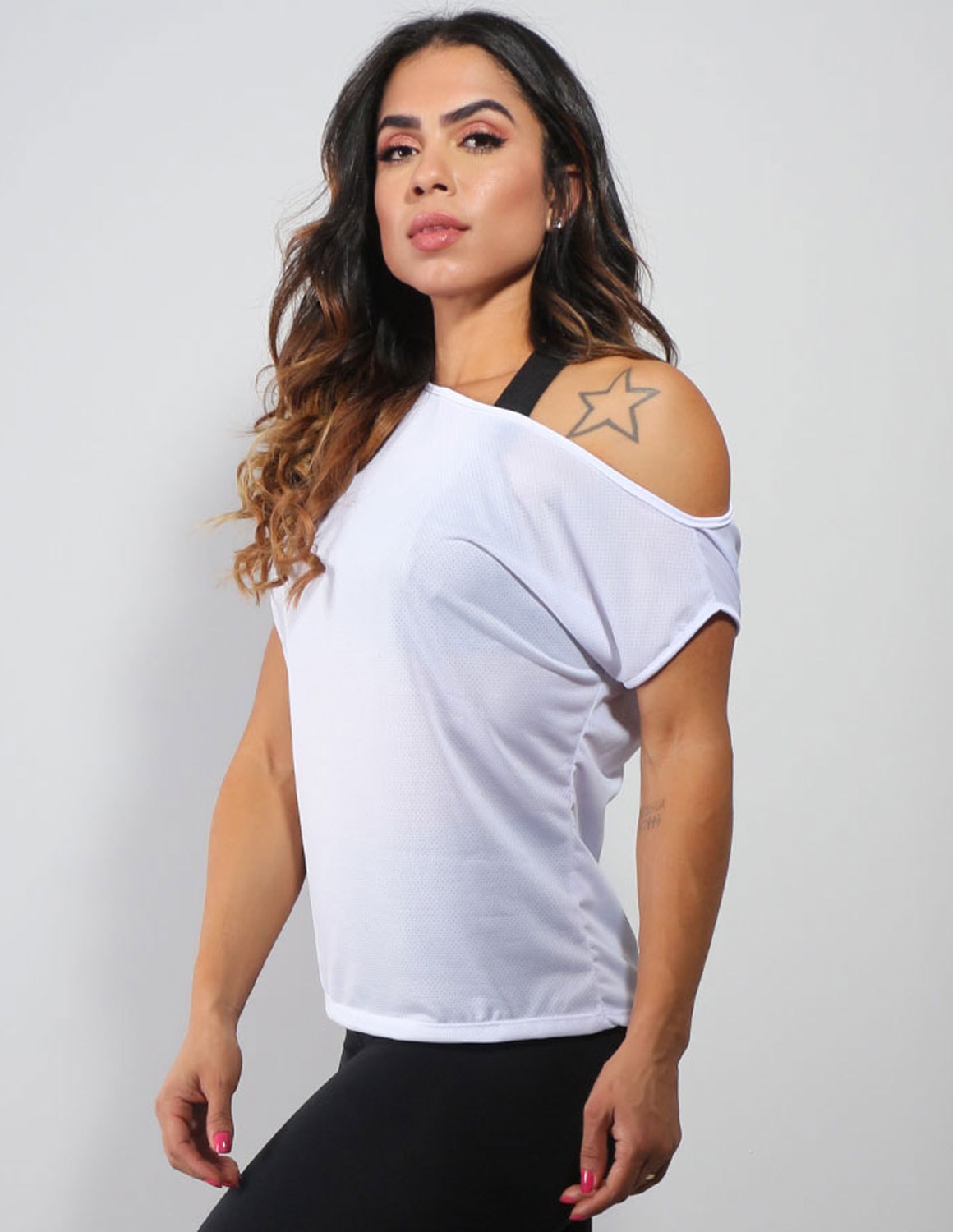 Bata Fitness em Dry Fit de Poliéster Branca