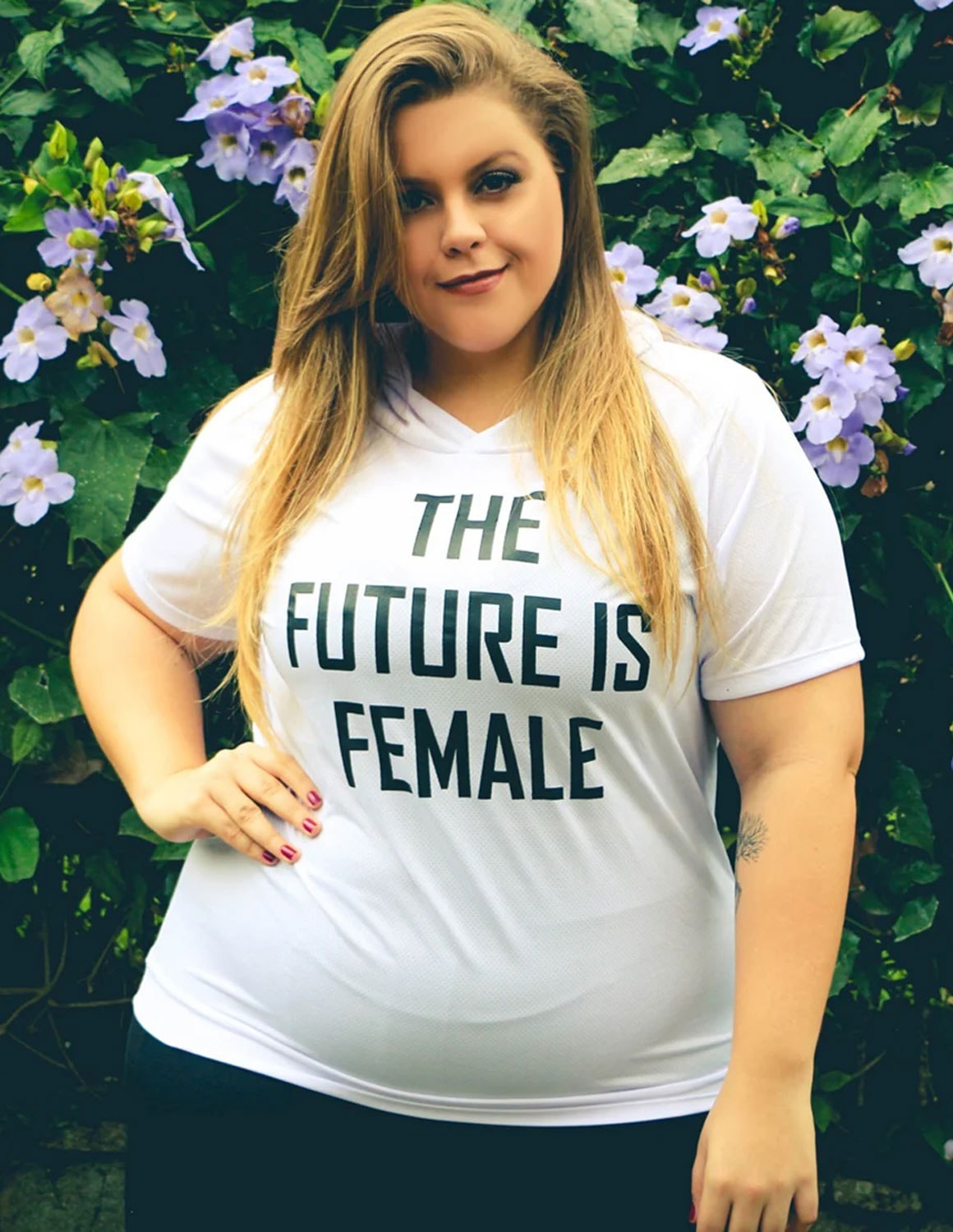 Blusa Fitness Plus Size Branca com Estampa e Capuz | Ref: 4.4.4049FEMALE-02