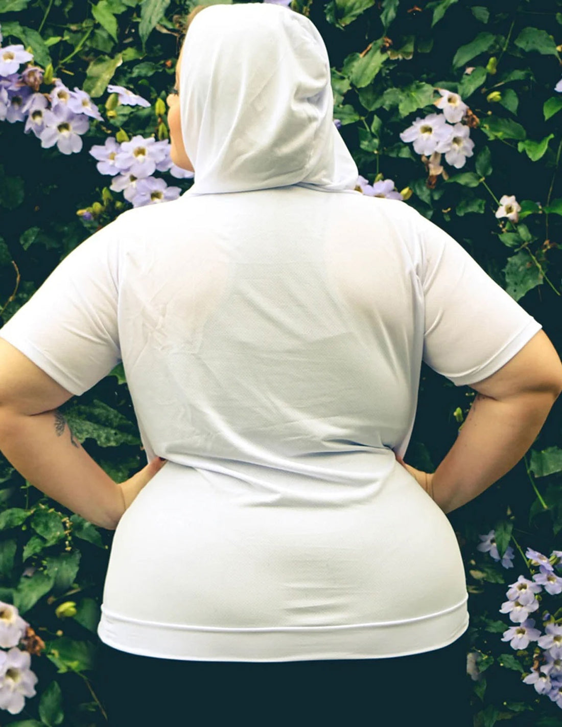 Blusa Fitness Plus Size Branca com Estampa e Capuz | Ref: 4.4.4049FEMALE-02