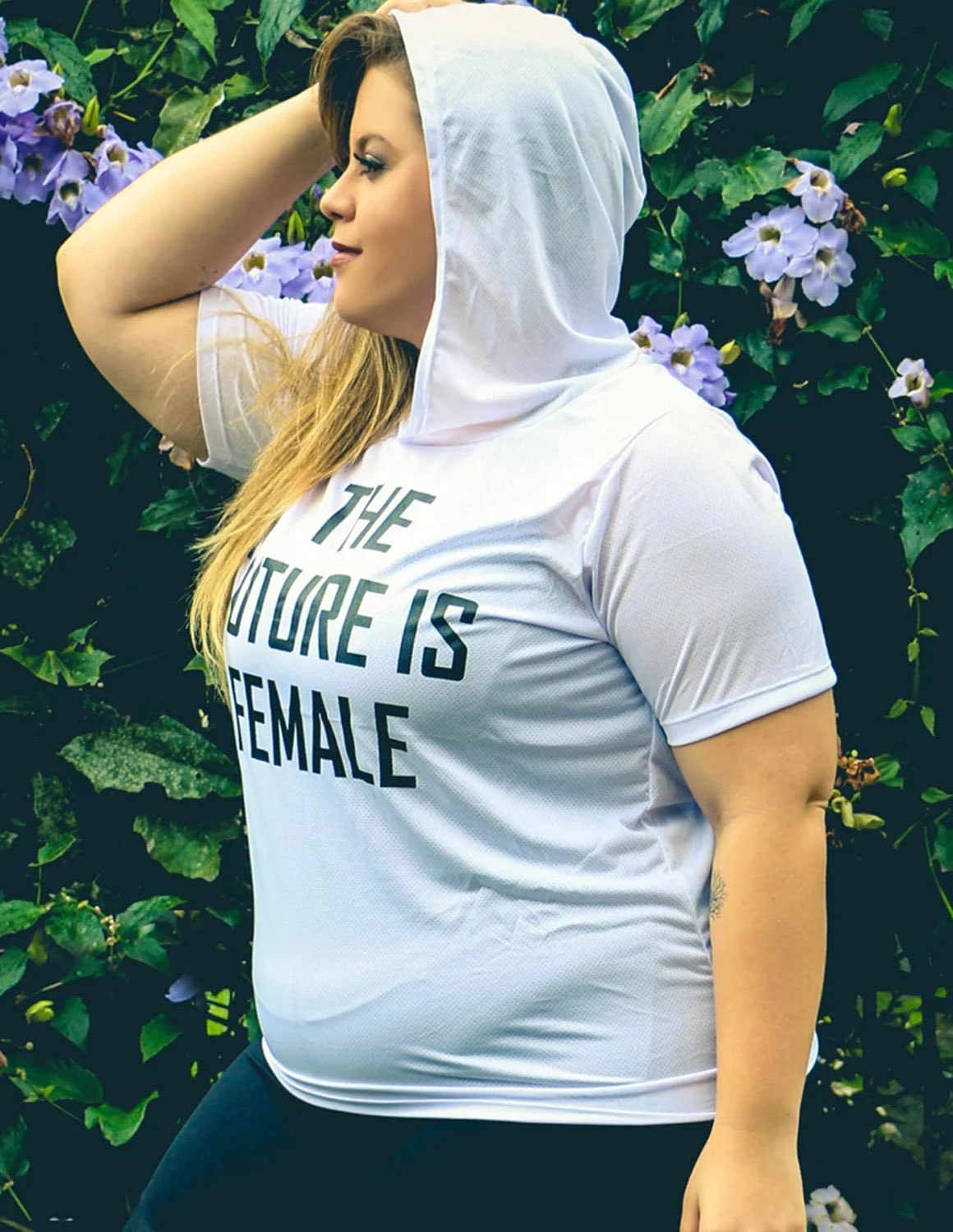 Blusa Fitness Plus Size Branca com Estampa e Capuz | Ref: 4.4.4049FEMALE-02