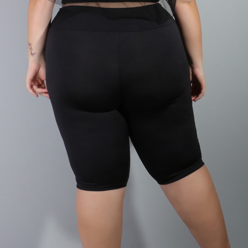 Bermuda Preta Plus Size com Cós Médio | Ref: 4.4.4074-01