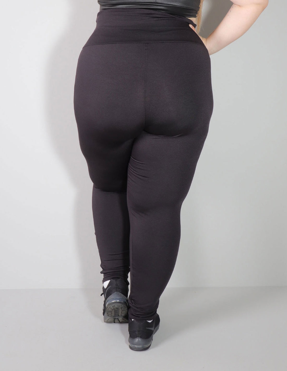 Calça Legging Plus Size Punho Preta Cós Alto com Cirrê | Ref: 4.4.4137C-01