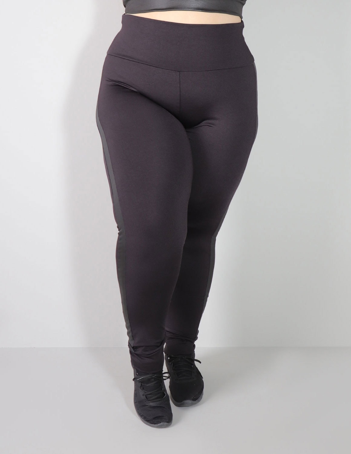 Calça Legging Plus Size Punho Preta Cós Alto com Cirrê | Ref: 4.4.4137C-01