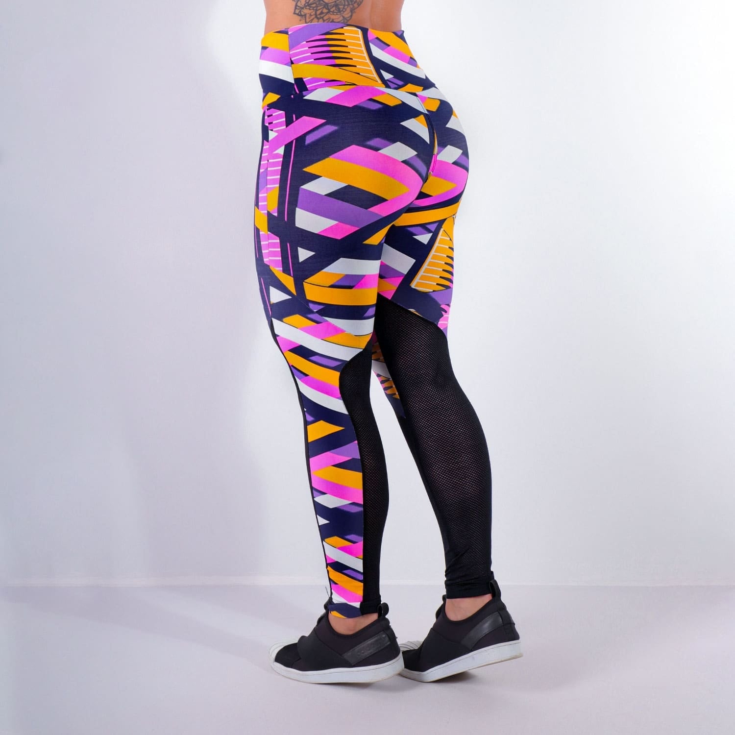 Calça Feminina Fitness Estampada com Tela Preta | Ref: 4.4.4159-3189