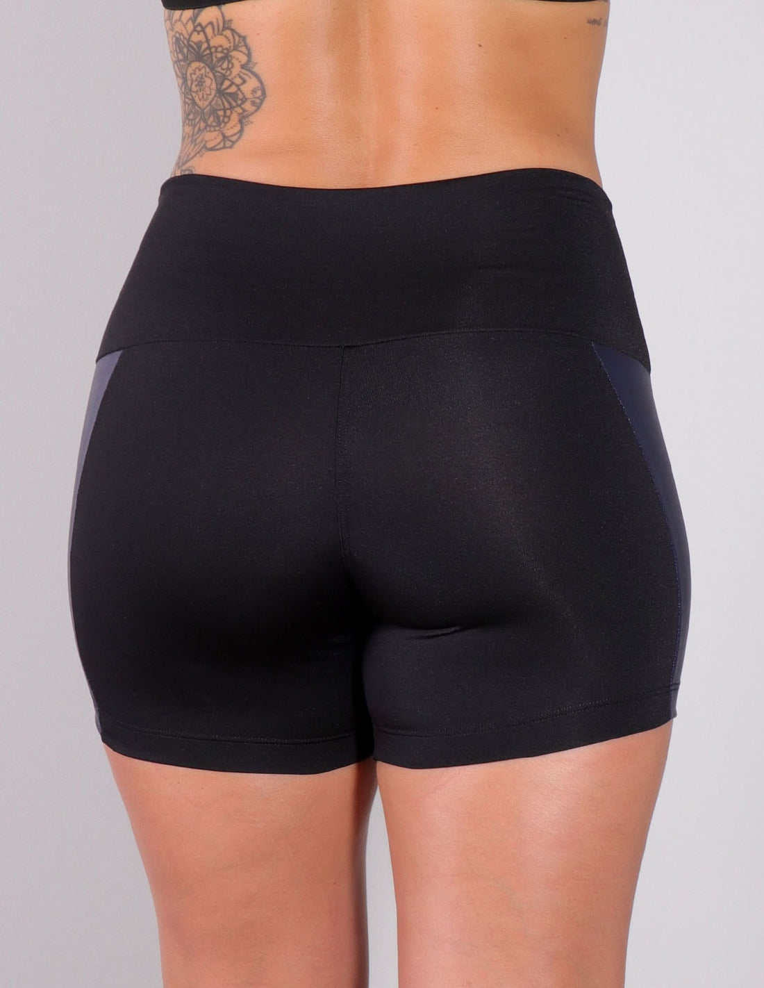 Short Preto com Recortes Azuis com Brilho | Ref: 4.4.4165-0106