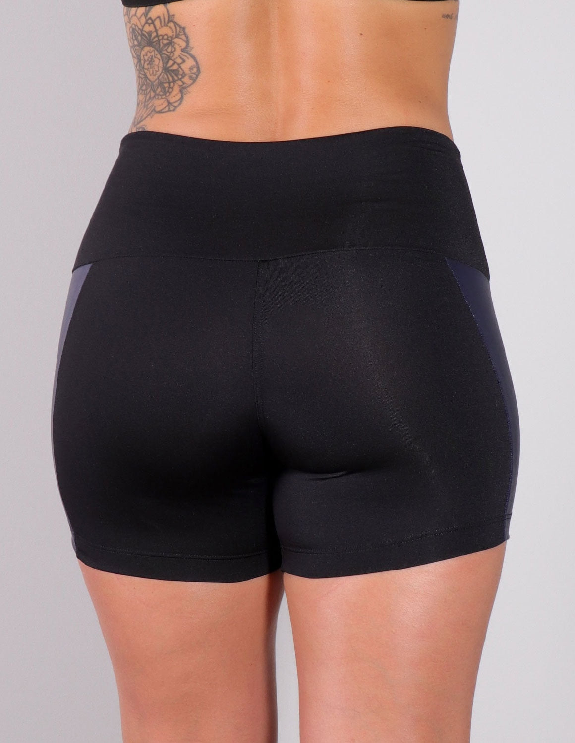 Short Preto com Recortes Azuis com Brilho | Ref: 4.4.4165-0106