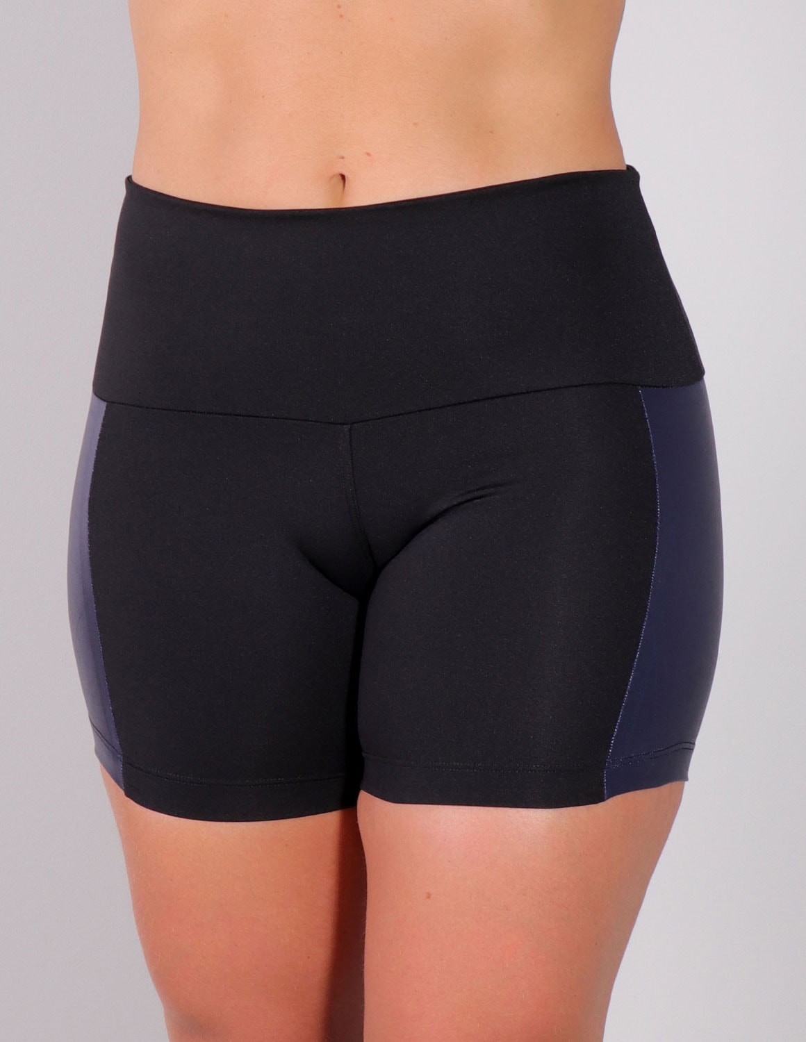 Short Preto com Recortes Azuis com Brilho | Ref: 4.4.4165-0106