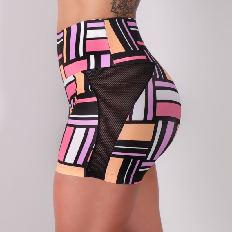 Short Estampado com Recortes Laterais de Tela Preta | Ref: 4.4.4192-3140