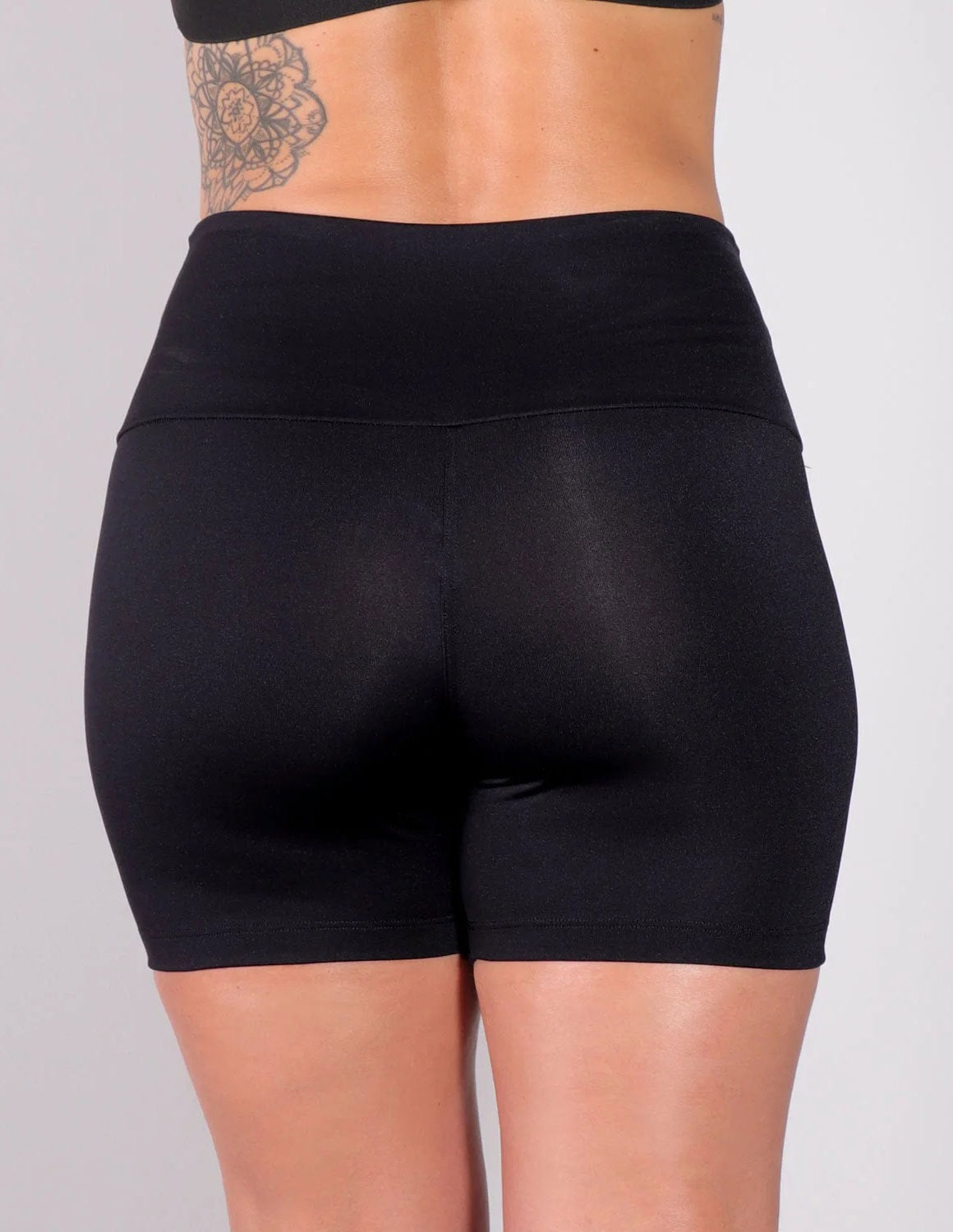 Short Preto com Recortes Verde Neon | Ref: 4.4.4198-0132