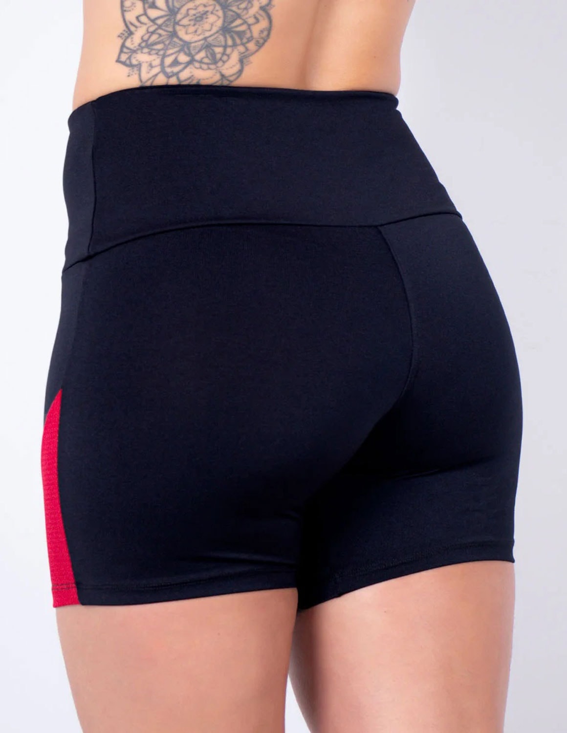 Short Preto com Recortes de Poliamida Texturizada Vinho | Ref: 4.4.4198-2401