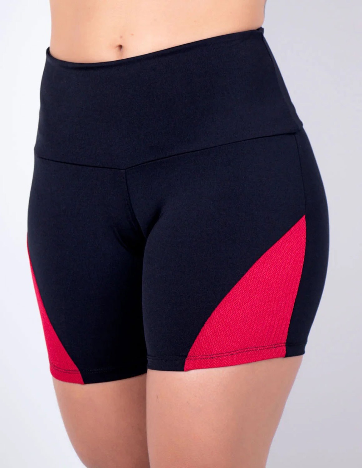 Short Preto com Recortes de Poliamida Texturizada Vinho | Ref: 4.4.4198-2401
