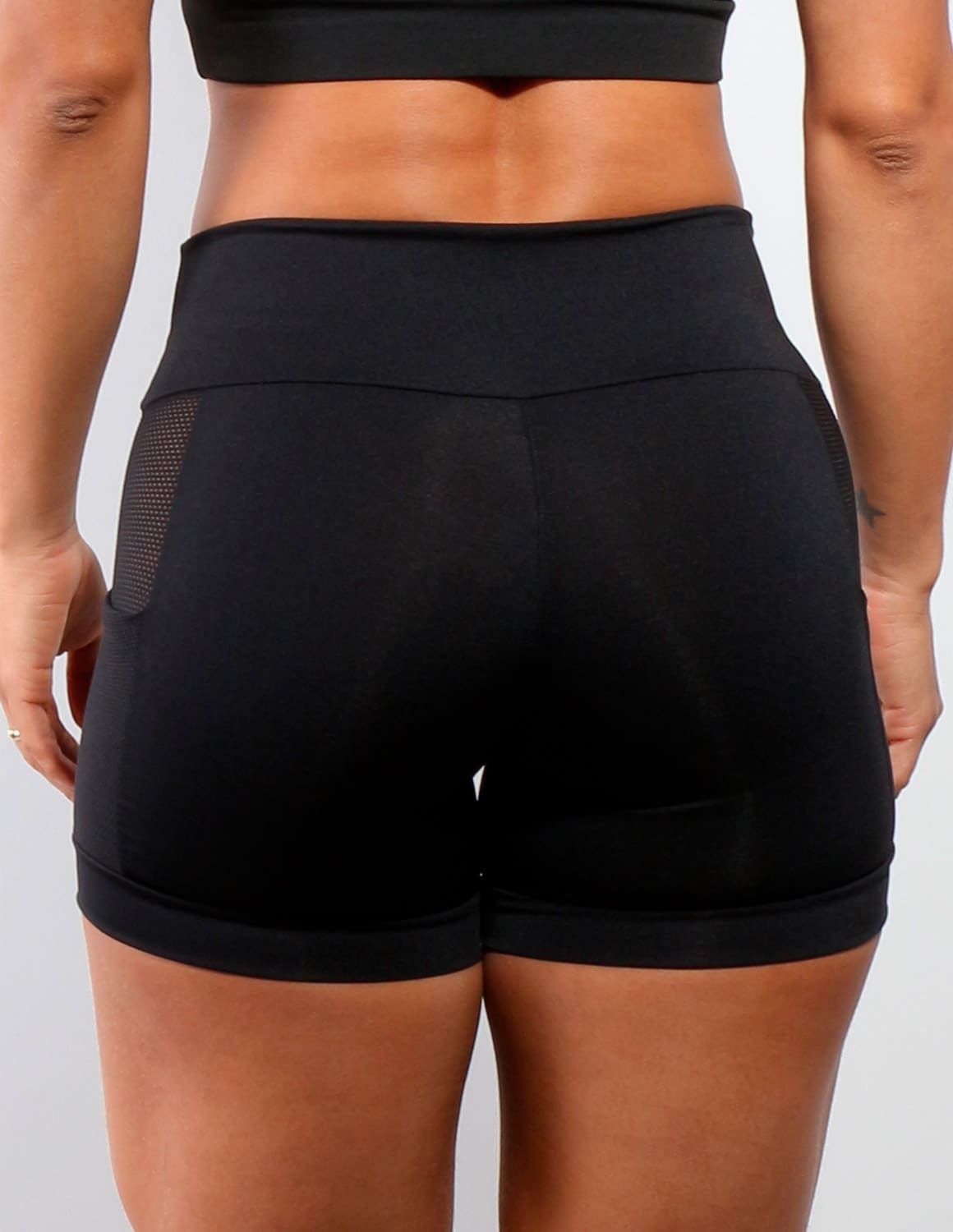Short Fitness Preto com Bolsos e Tela | Ref: 4.4.4207-01