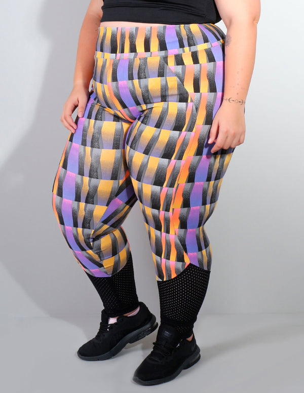 Calça Estampada Plus Size com Recortes em Tela de Poliamida | Ref: 4.4.4225-3126