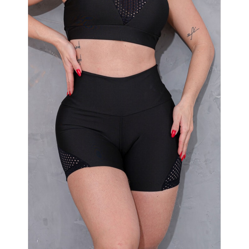Short Fitness Feminino com Recortes de Tela de Poliamida | Ref: 4.4.4226-01