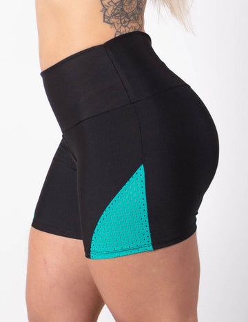 Short Fitness Preto com Recortes de Tela Verde | Ref: 4.4.4226-0105