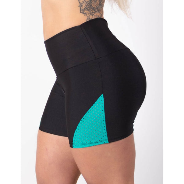 Short Fitness Preto com Recortes de Tela Verde | Ref: 4.4.4226-0105