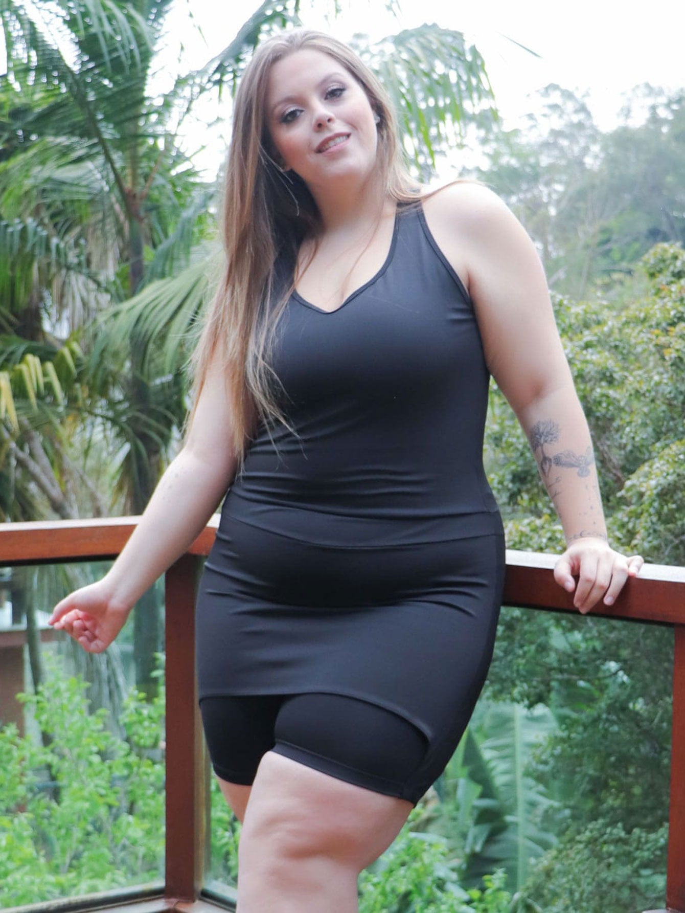 Macaquinho Plus Size Preto com Saia Tapa Bumbum | Ref: 4.4.4269-01