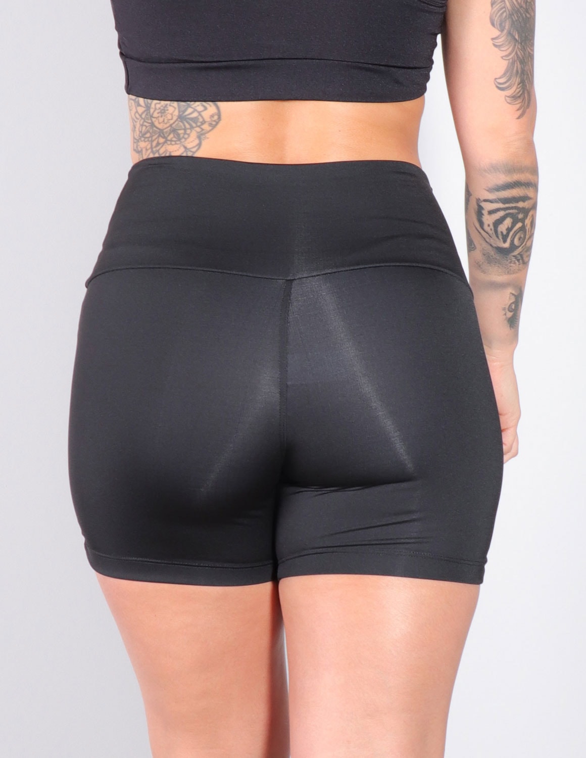 Shortinho Preto com Recortes de Tule | Ref: 4.4.4278-01