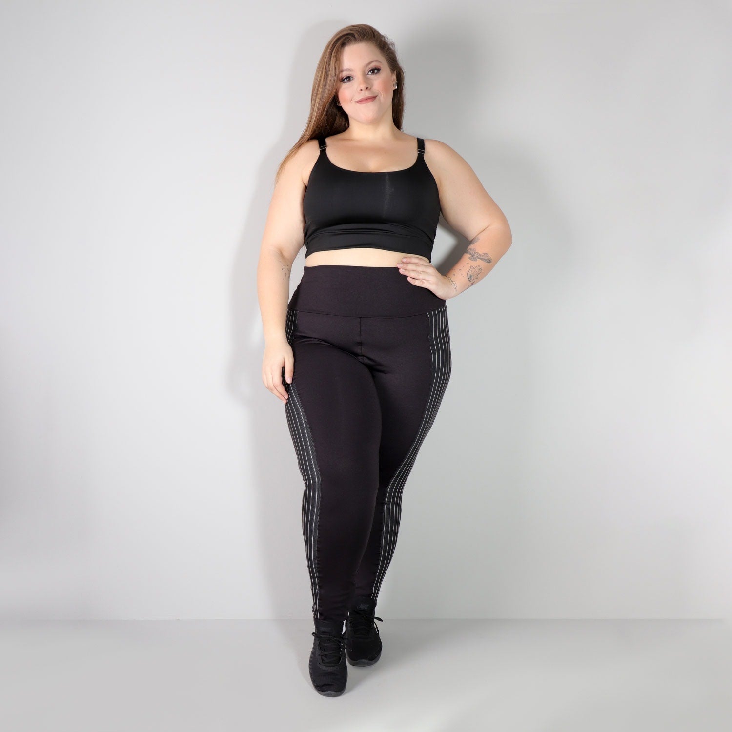 Calça Legging Plus Size Preta com Recortes de Risco de Giz | Ref: 4.4.4286-01