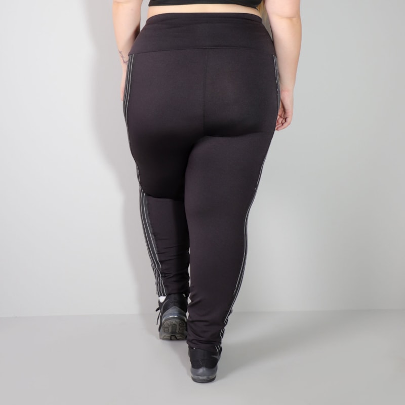 Calça Legging Plus Size Preta com Recortes de Risco de Giz | Ref: 4.4.4286-01