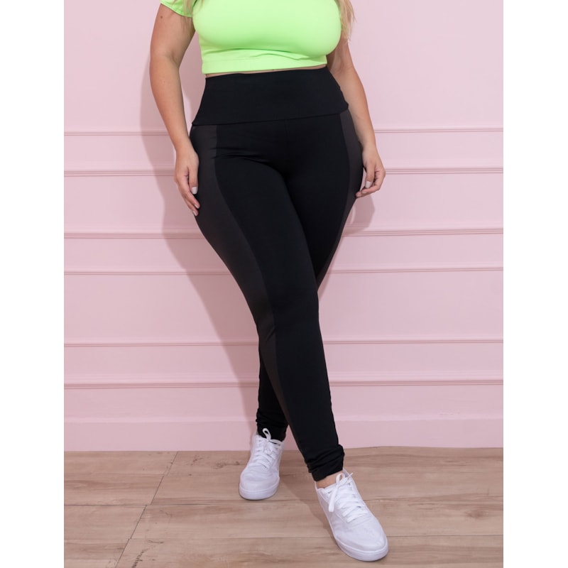 Calça Plus Size Cintura Alta Preta com Recortes Laterais de Cirrê | Ref: 4.4.4290-01