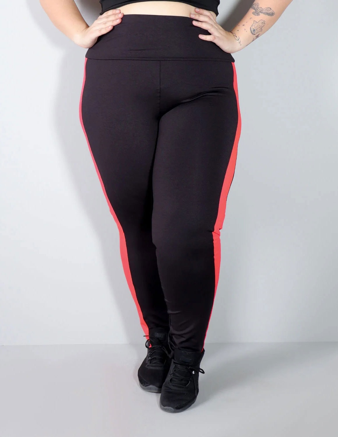 Calça Legging Plus Size Cós Alto com Recortes Laterais Laranja | Ref: 4.4.4308-0104