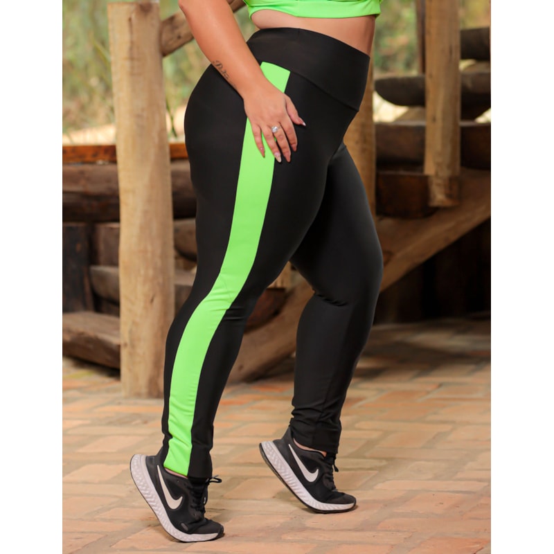Calça Legging Plus Size Preta com Recortes Verde Neon | Ref: 4.4.4308-0132