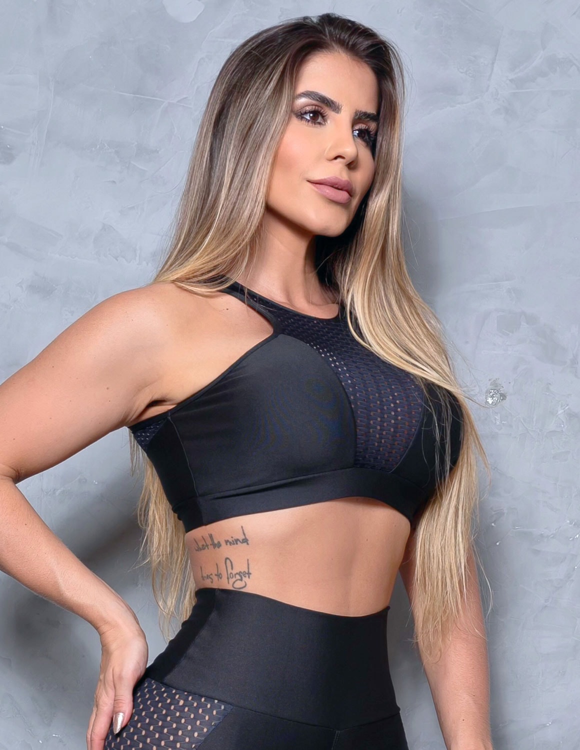 Cropped Preto sem Bojo com Tela de Poliamida | Ref: 4.4.4334-01