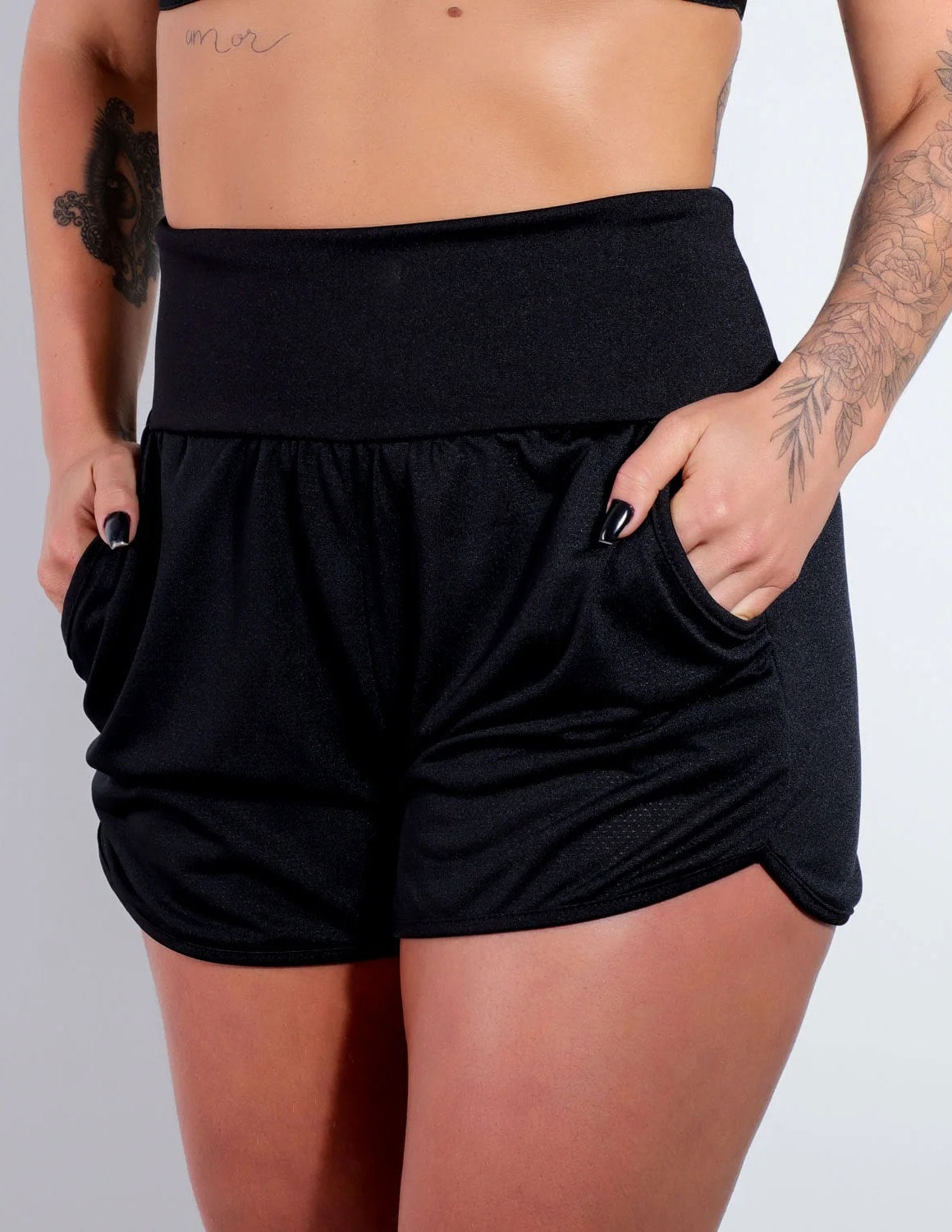 Shortinho Preto com Bolsos em Piquet | Ref: 4.4.4364-01