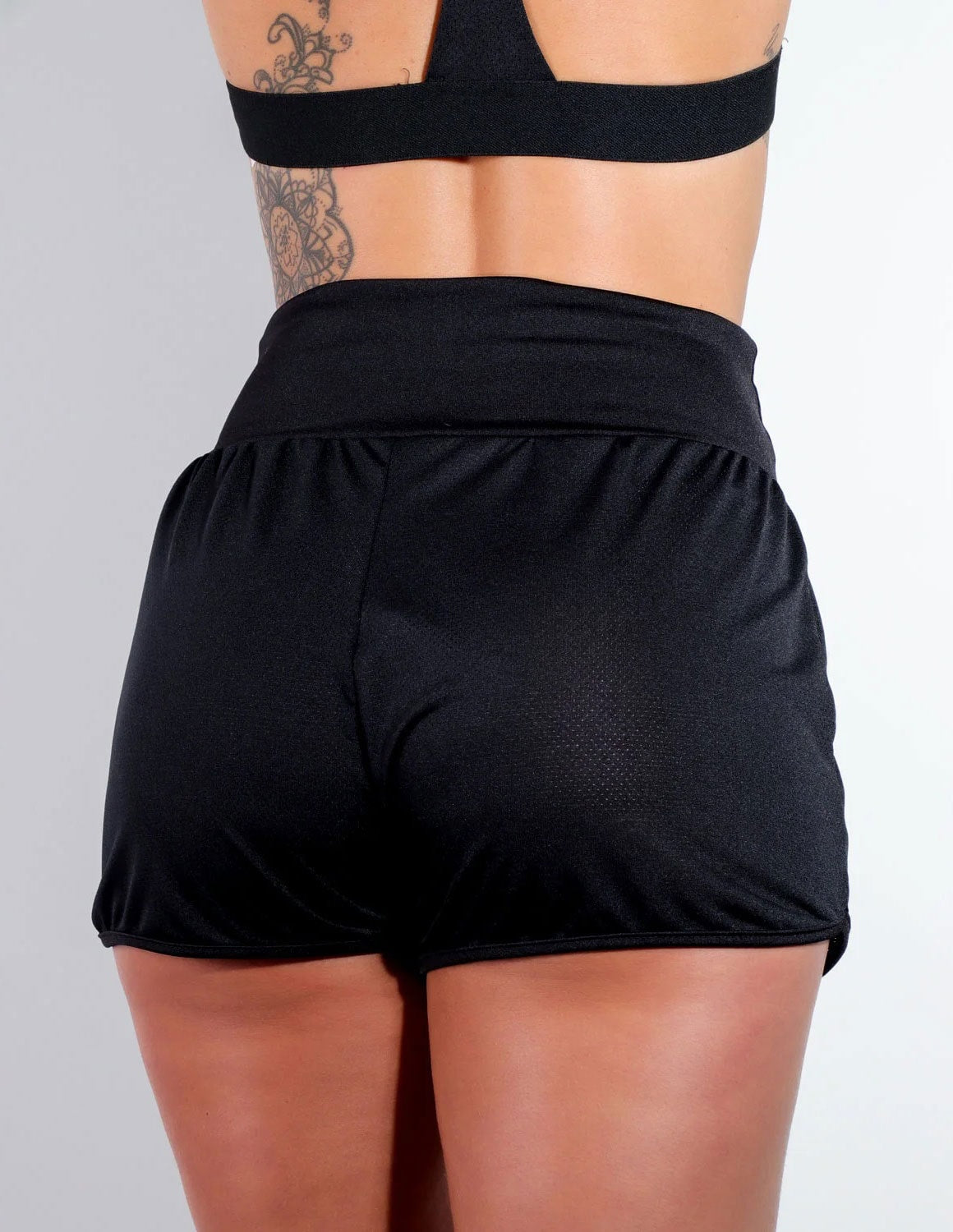 Shortinho Preto com Bolsos em Piquet | Ref: 4.4.4364-01