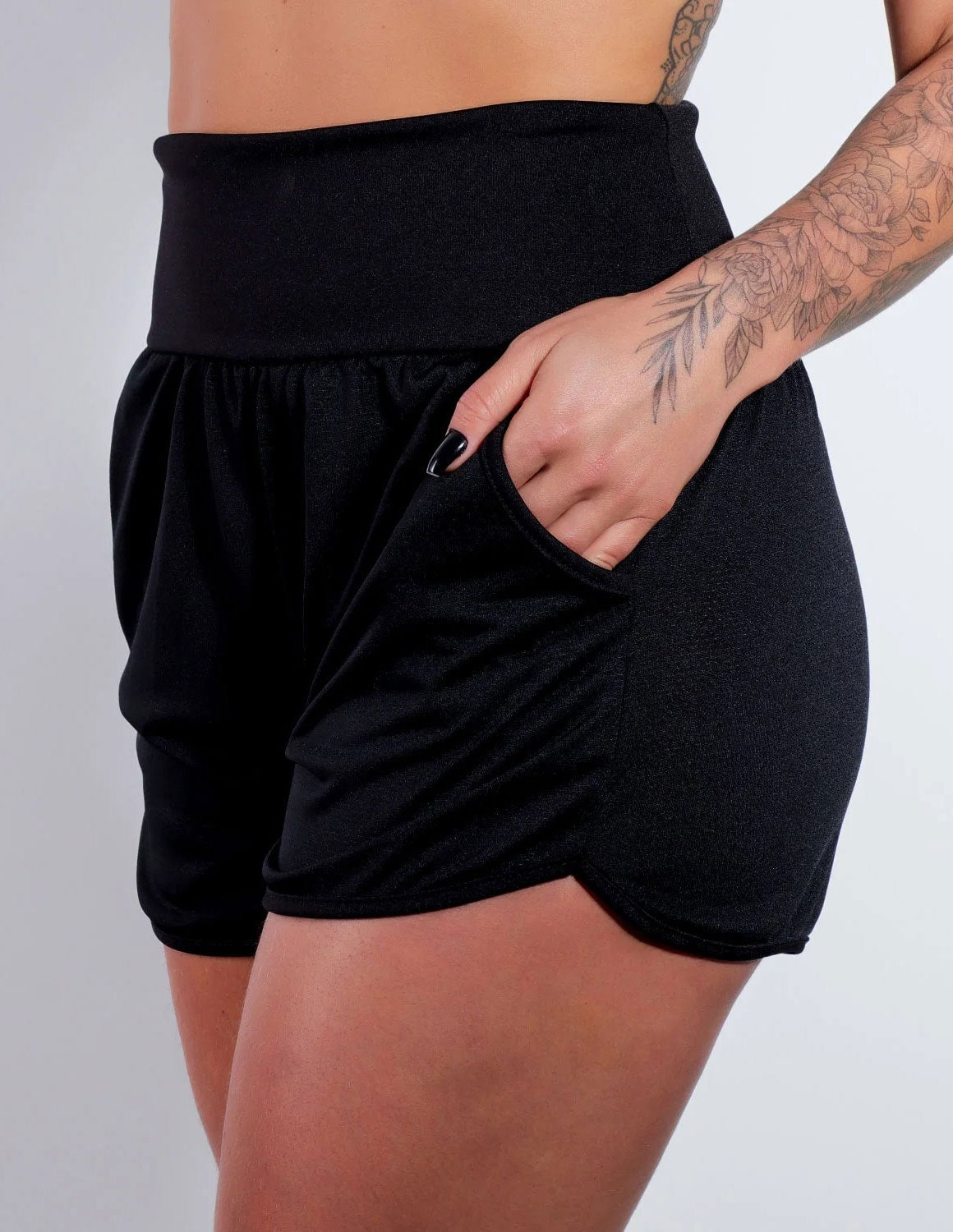 Shortinho Preto com Bolsos em Piquet | Ref: 4.4.4364-01