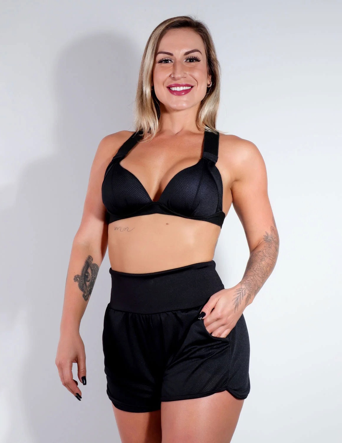 Shortinho Preto com Bolsos em Piquet | Ref: 4.4.4364-01