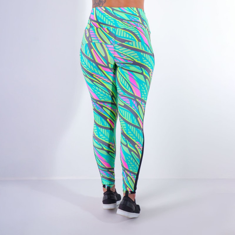 Calça feminina Fitness com Estampa e Recortes de Tela Preta | Ref: 4.4.4369-3190