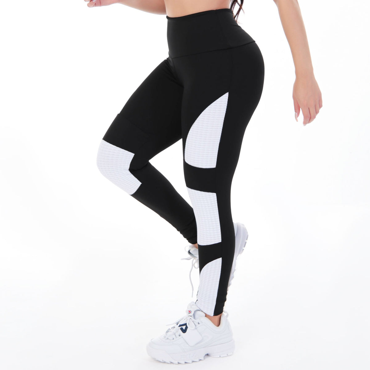 Calça Legging Preta com Recortes em Poliamida | Ref: 4.4.4374-0102