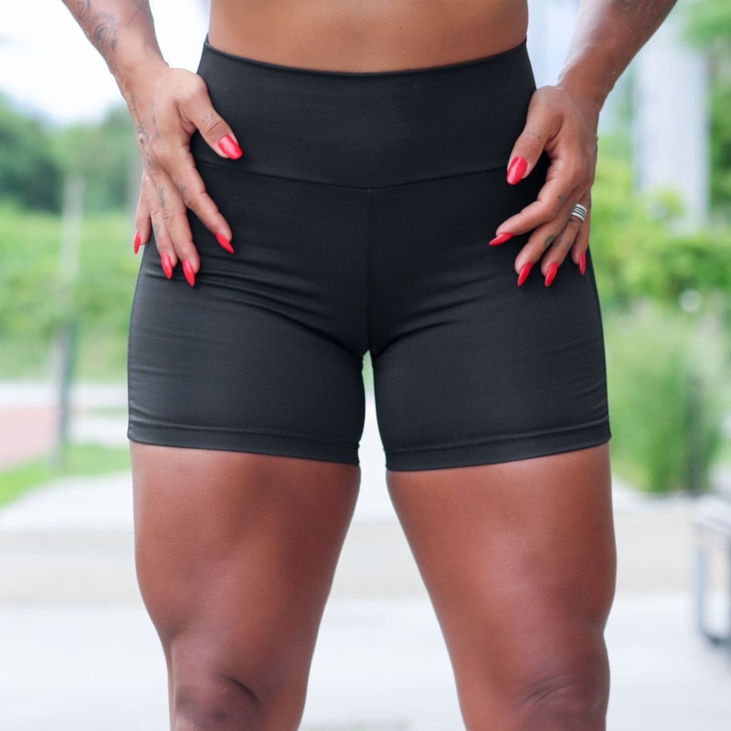 Short Feminino Fitness Preto com Recortes de Tela nas Laterais | Ref: 4.4.4381-01