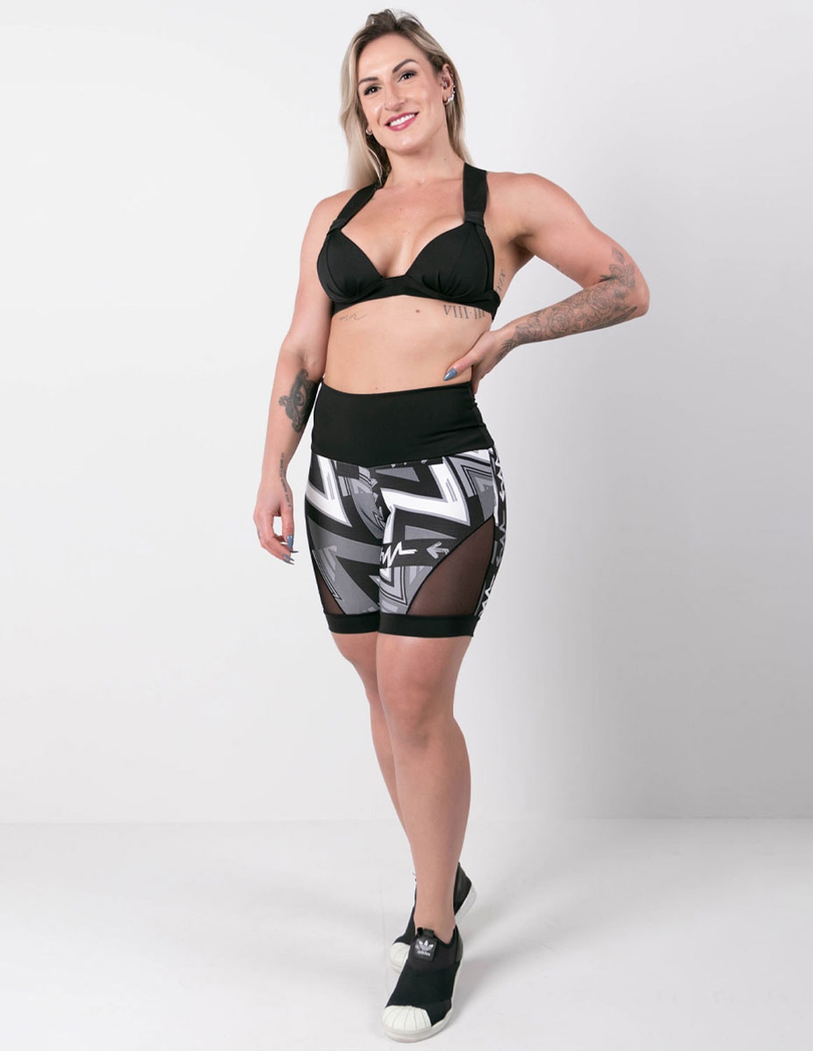 Shortinho Estampado com Recortes Laterais de Tela | Ref: 4.4.4404-3219