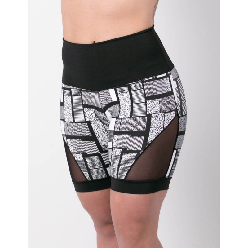 Short Feminino Estampado com Recortes de Tela Preta | Ref: 4.4.4404-3220