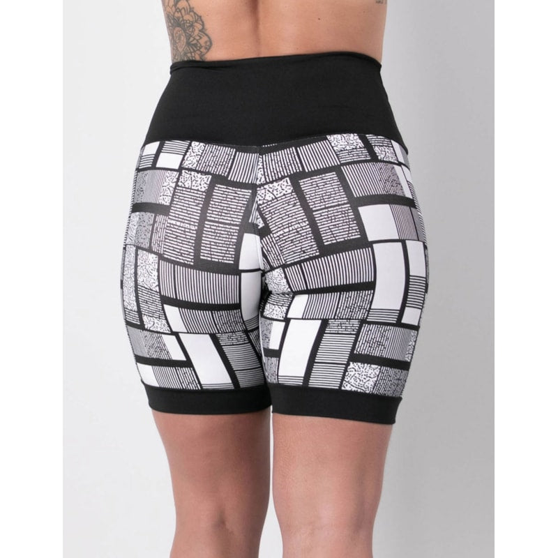 Short Feminino Estampado com Recortes de Tela Preta | Ref: 4.4.4404-3220