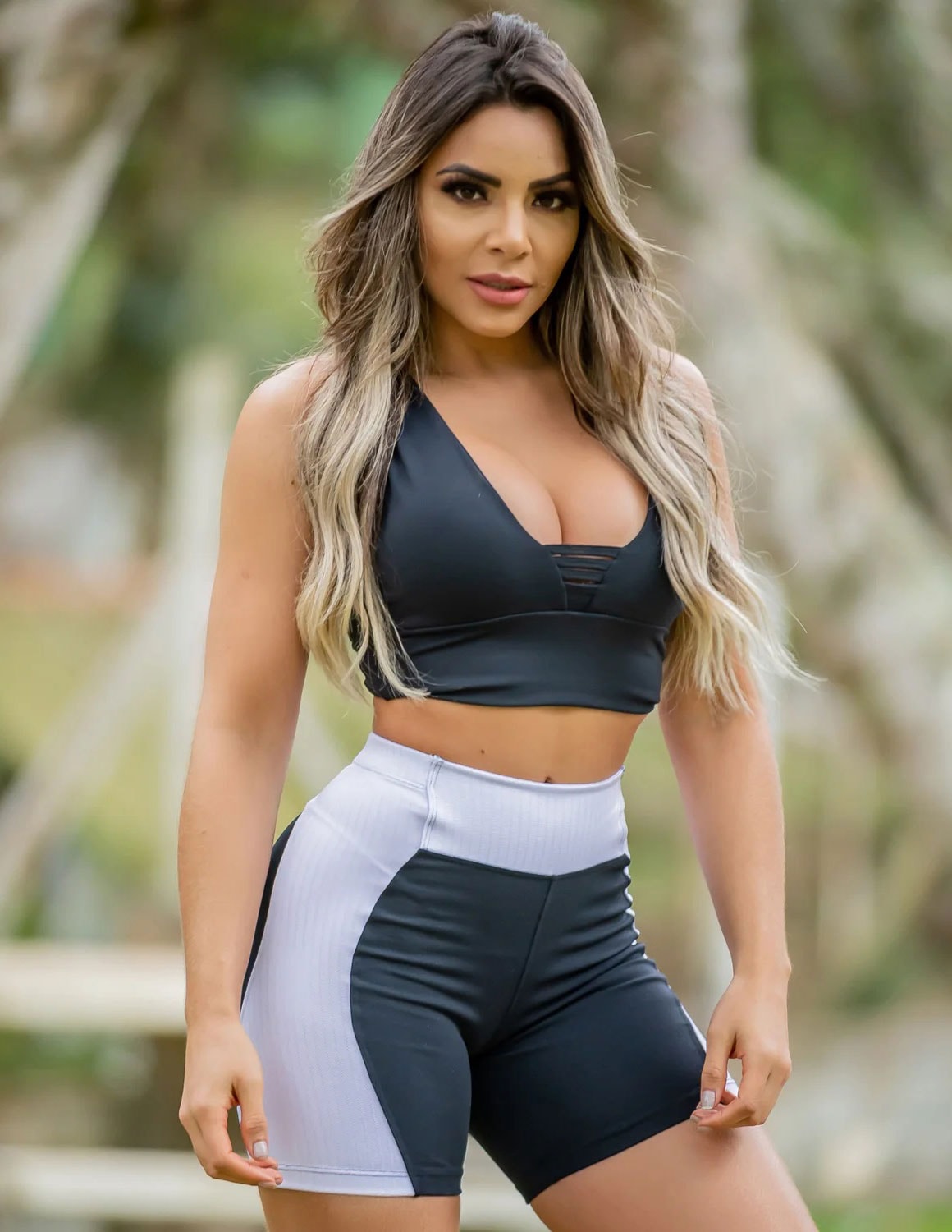 Conjunto de Poliamida com Bermuda Empina Bumbum e Cropped com Bojo | Ref: 6.6.0092-0102