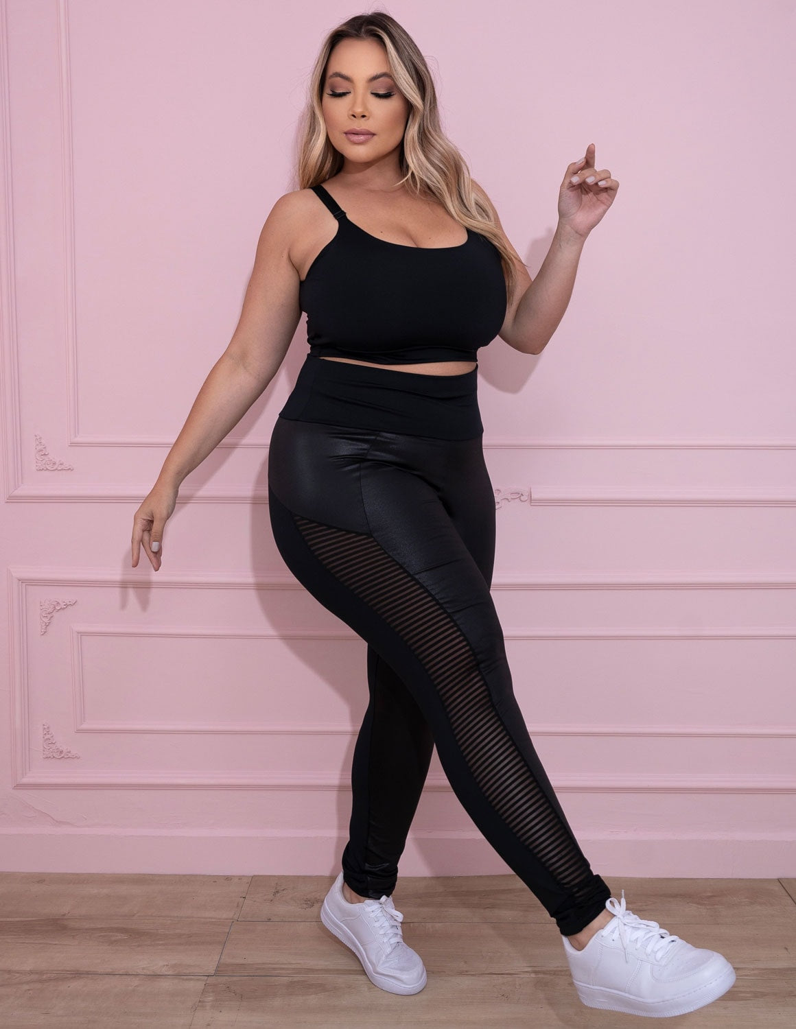 Conjunto Plus Size Preto com Cropped sem bojo e Calça com Tela e Cirrê | Ref: 8.8.0143-01