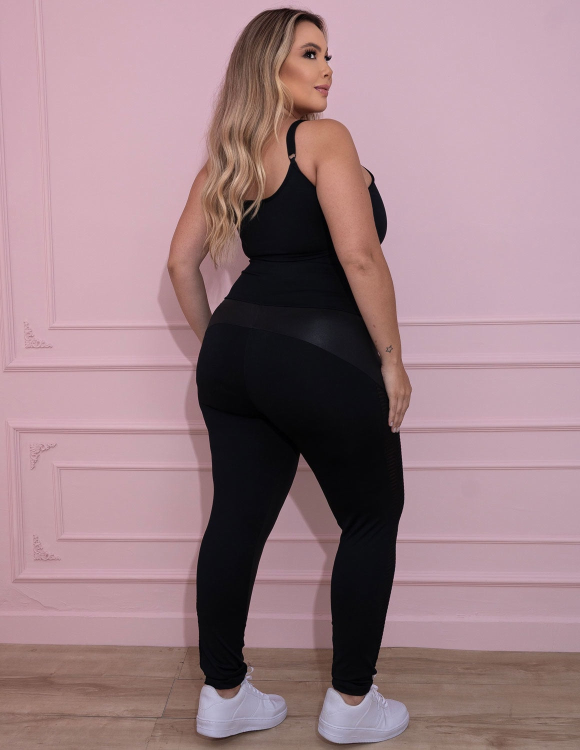 Conjunto Plus Size Preto com Cropped sem bojo e Calça com Tela e Cirrê | Ref: 8.8.0143-01