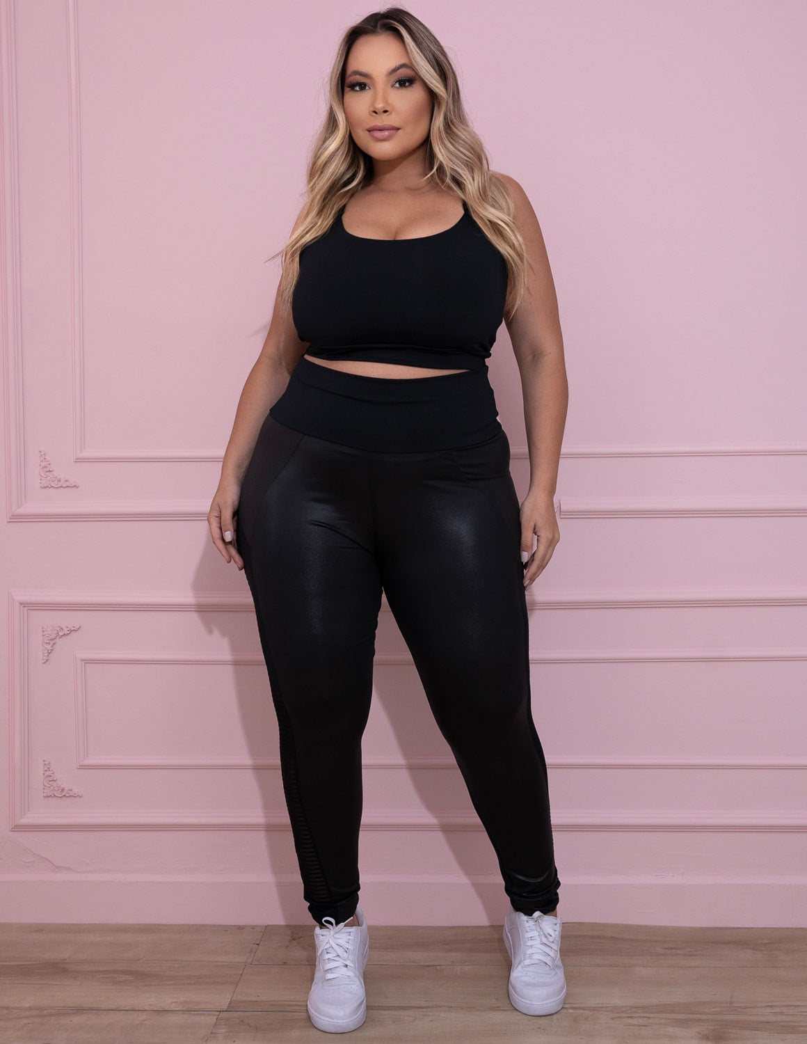 Conjunto Plus Size Preto com Cropped sem bojo e Calça com Tela e Cirrê | Ref: 8.8.0143-01