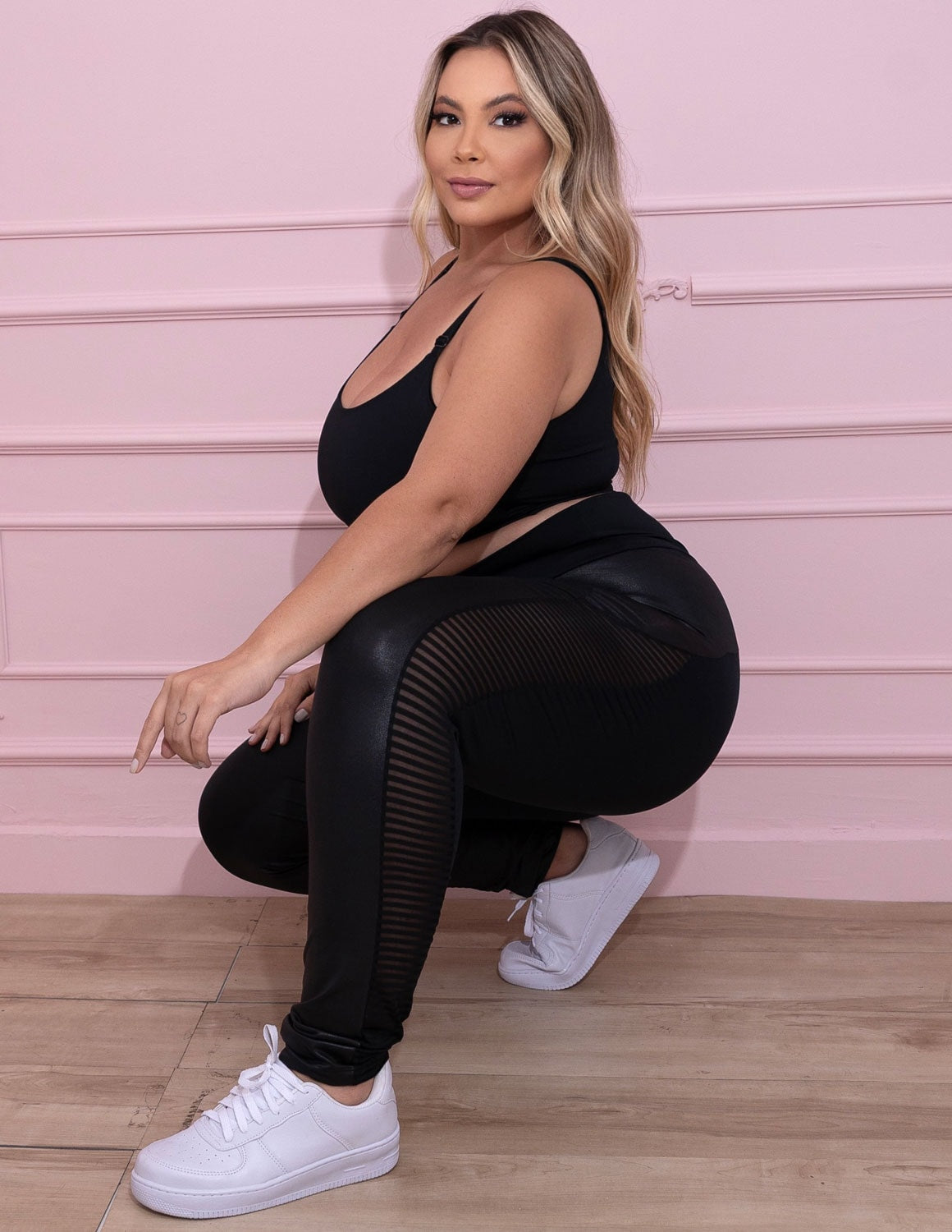 Conjunto Plus Size Preto com Cropped sem bojo e Calça com Tela e Cirrê | Ref: 8.8.0143-01