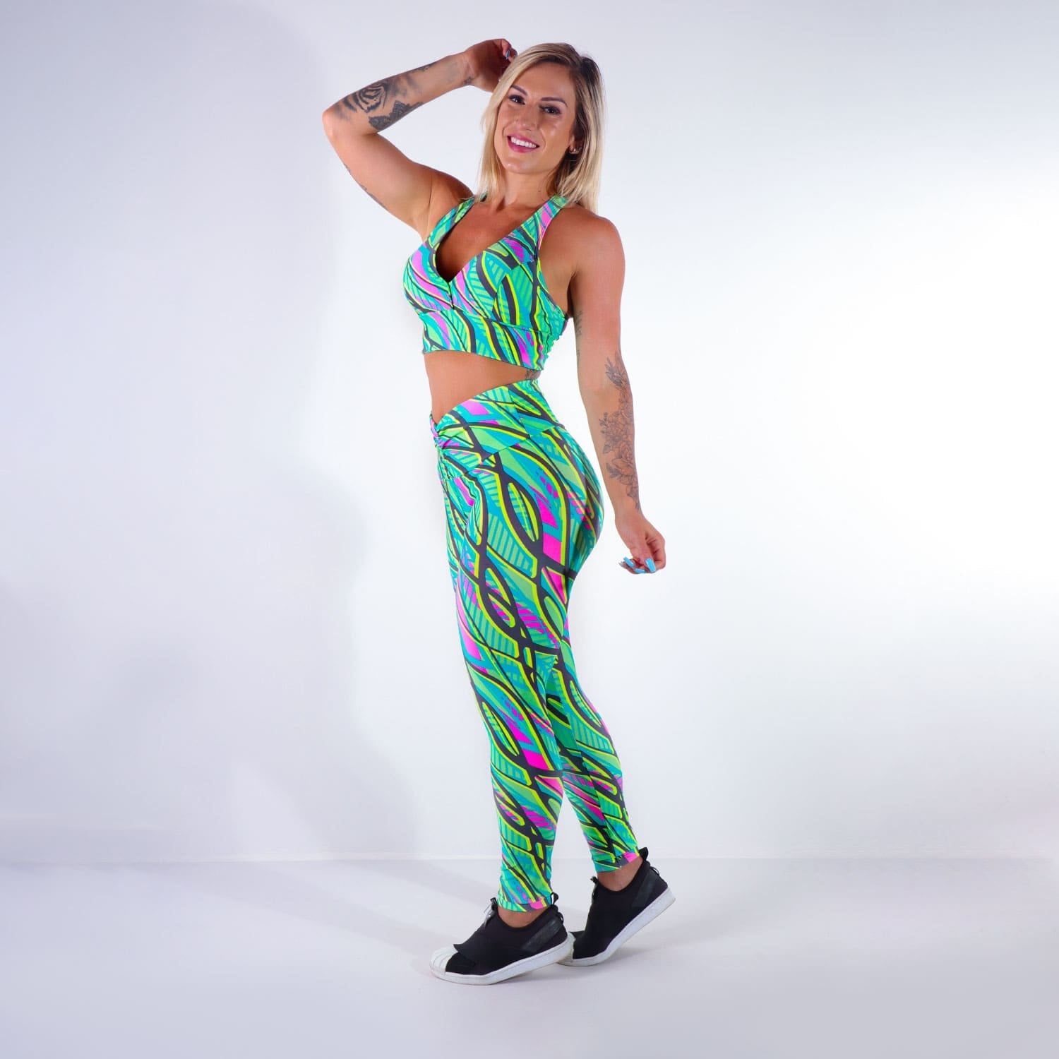 Conjunto Fitness Estampado com Cropped e Calça Cós Franzido | Ref: 8.8.0146-3190