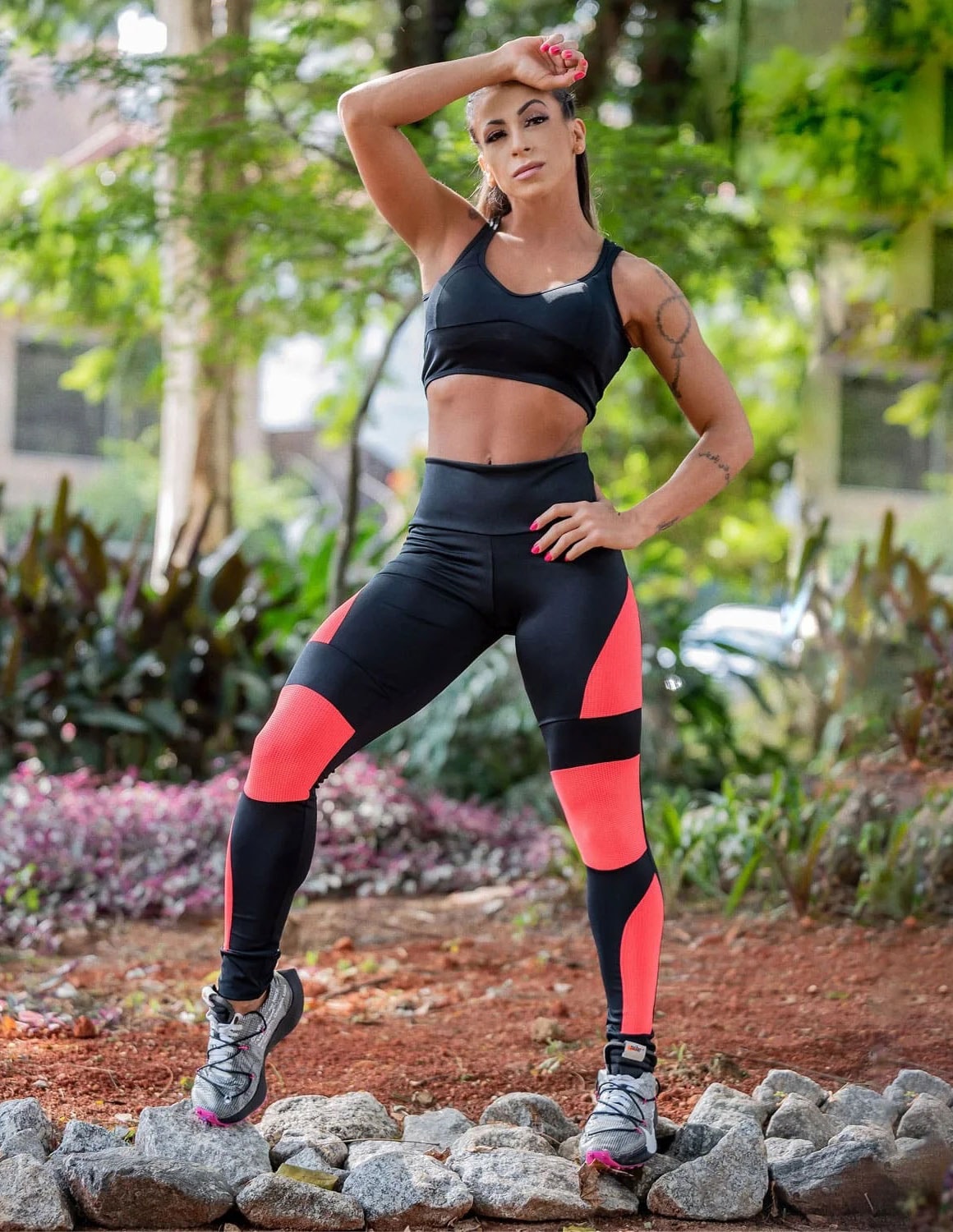 Conjunto Preto com Calça com Tela Laranja e Cropped com Bojo | Ref: 8.8.0154-01
